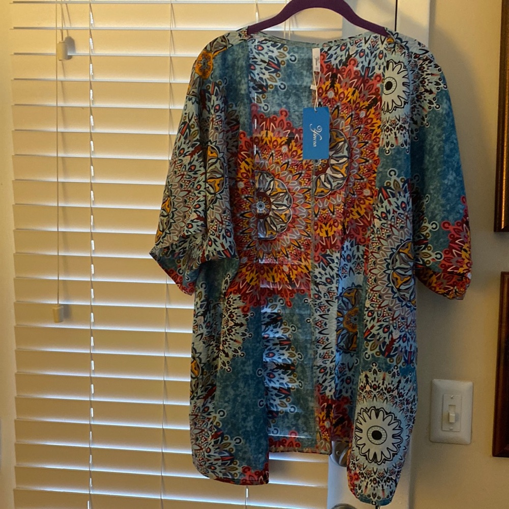 NWOT Yincro Multicolor Kimono Size M